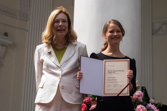 Verleihungsbild CoE Stipendiatin