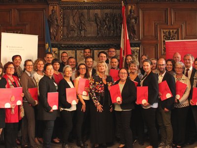 Gruppenfoto der Zertifikatsverleihung zum QPM des 6. DG