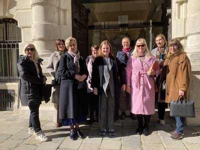 Gruppenfoto vor dem OeAD-Haus. Gruppenfoto vor dem OeAD-Haus
